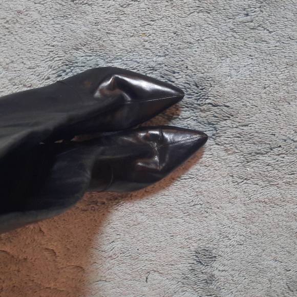 2 for $15 Nine West black leather heel boots - Picture 6 of 6